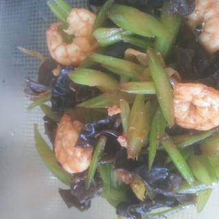 西芹木耳炒虾仁
