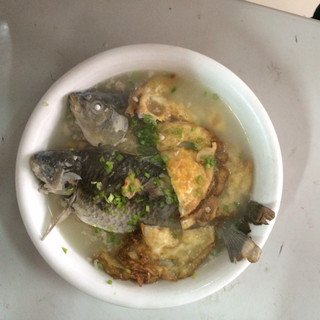 荷包鲫鱼牛奶汤