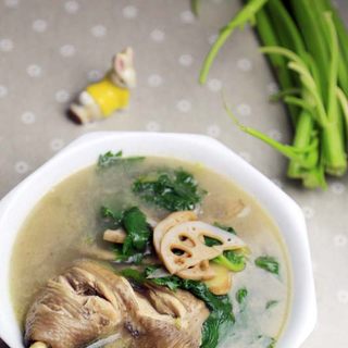 芹菜藕片鸡汤
