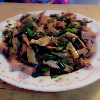 蒜苗香干炒火腿