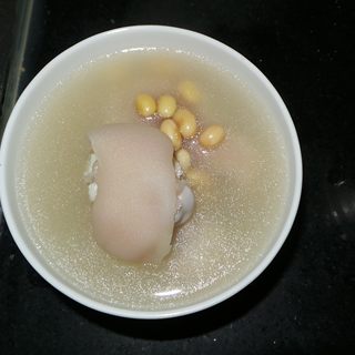 黄豆猪蹄汤
