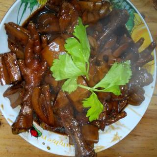 莲藕焖鸡爪
