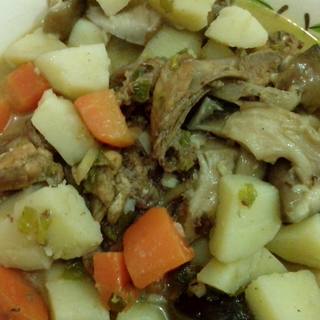 土豆香菇炖鸡架