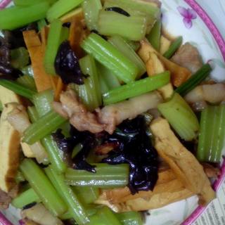 芹菜炒豆腐干