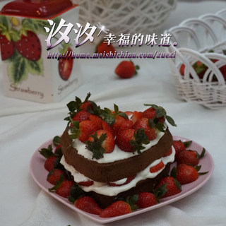 草莓奶油巧克力蛋糕