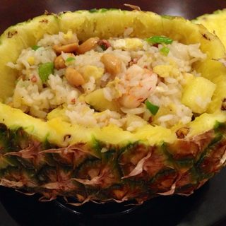 菠萝虾仁炒饭～