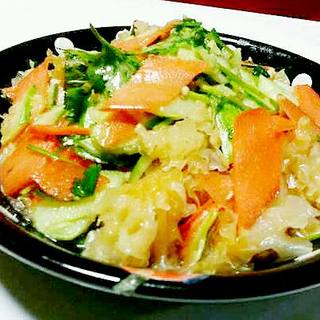 银耳拌黄瓜胡萝卜