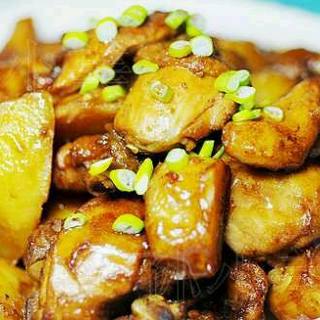 三黄鸡炖土豆