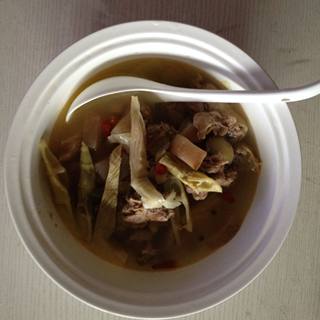 笋干酸萝卜老鸭汤