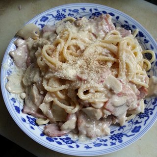 奶油培根蘑菇意面