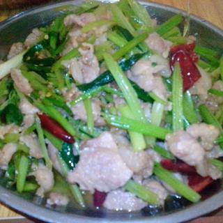芹菜炒肉片