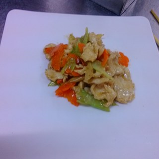 西芹甘笋炒鸡片