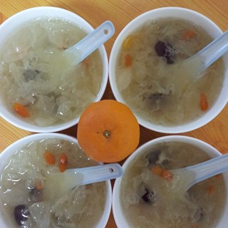 冰糖红枣银耳汤