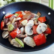 腊肉炒口蘑