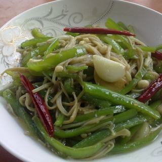 尖椒炒金针菇