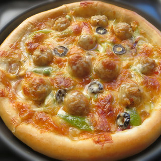 自制烤肉丸比萨