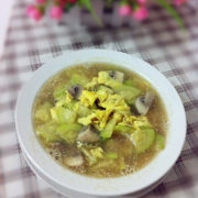 双孢菇鸡蛋汤