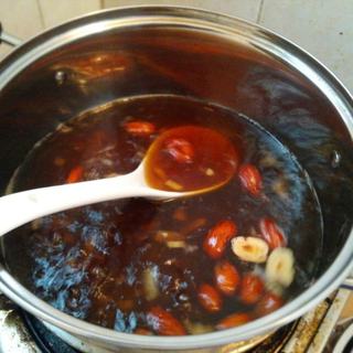 红糖生姜红枣暖身汤