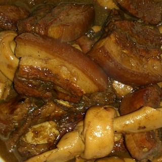 酸辣红烧肉炖百叶卷