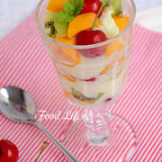 鲜果香草冰淇淋