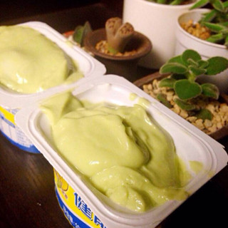 牛油果酸奶奶昔