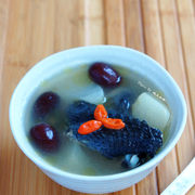 竹丝鸡红枣萝卜汤