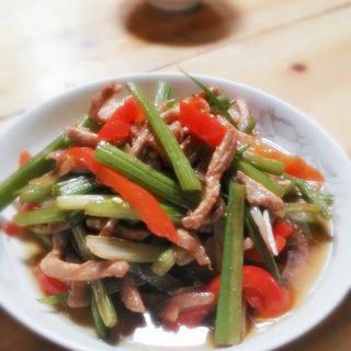 香芹炒肉丝