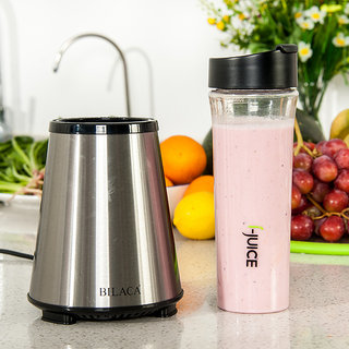 柠檬汁莓果丝滑奶昔